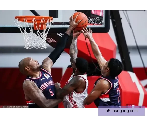 霍布罗主场惜败奥尔堡一球之差揭示攻防失衡与关键机会把握问题